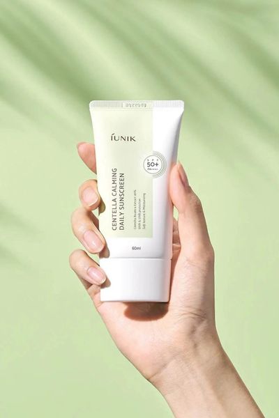 Сонцезахисний крем з екстрактом центели IUNIK Centella Calming Daily Moisture Suncreen Reef-Safe UVA UVB, SPF 50+ PA++++ 60 ml IU1002 фото