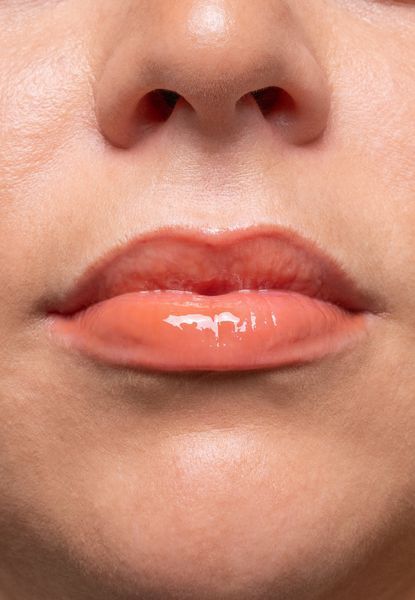 Бальзам для губ з SPF 50 кольору тераккота Transparent-Lab TINTED LIPGLOSS SPF - TERRACOTTA, 15 мл TL1020 фото