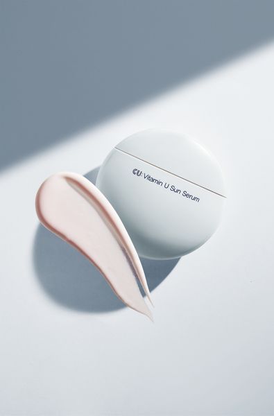 Сонцезахисний серум з вітаміном U та вітаміном B12 Cuskin Vitamin U Sun Serum SPF 50+ PA++++ CU1052 фото