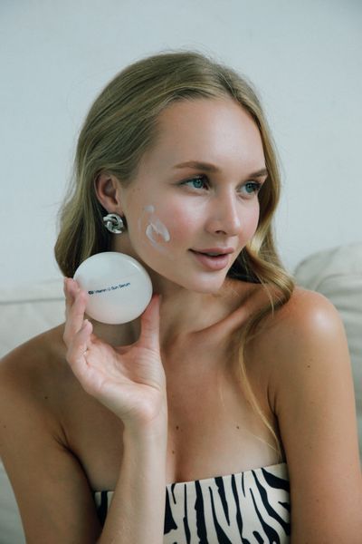 Сонцезахисний серум з вітаміном U та вітаміном B12 Cuskin Vitamin U Sun Serum SPF 50+ PA++++ CU1052 фото