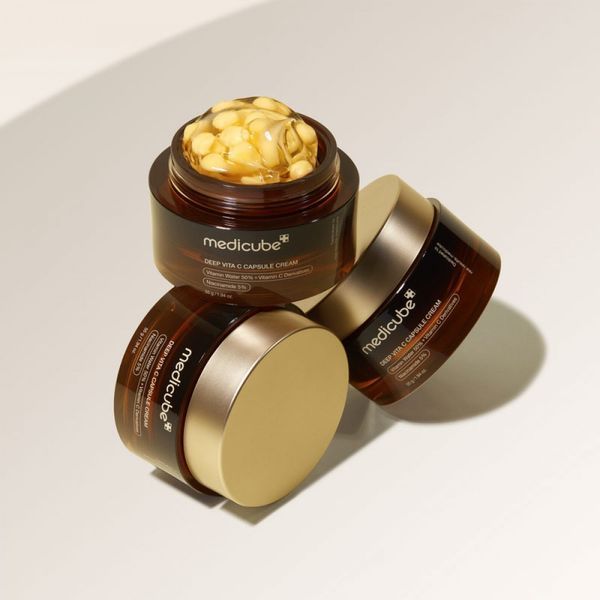 Освітлювальний капсульний крем з вітаміном С Medicube Deep Vita C Capsule Cream MC1007 фото