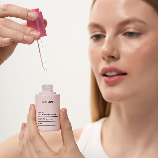 Незмивна сироватка-пілінг із молочною кислотою whocares Gentle Peel Lactic Acid Serum 30 ml WHO1001 фото